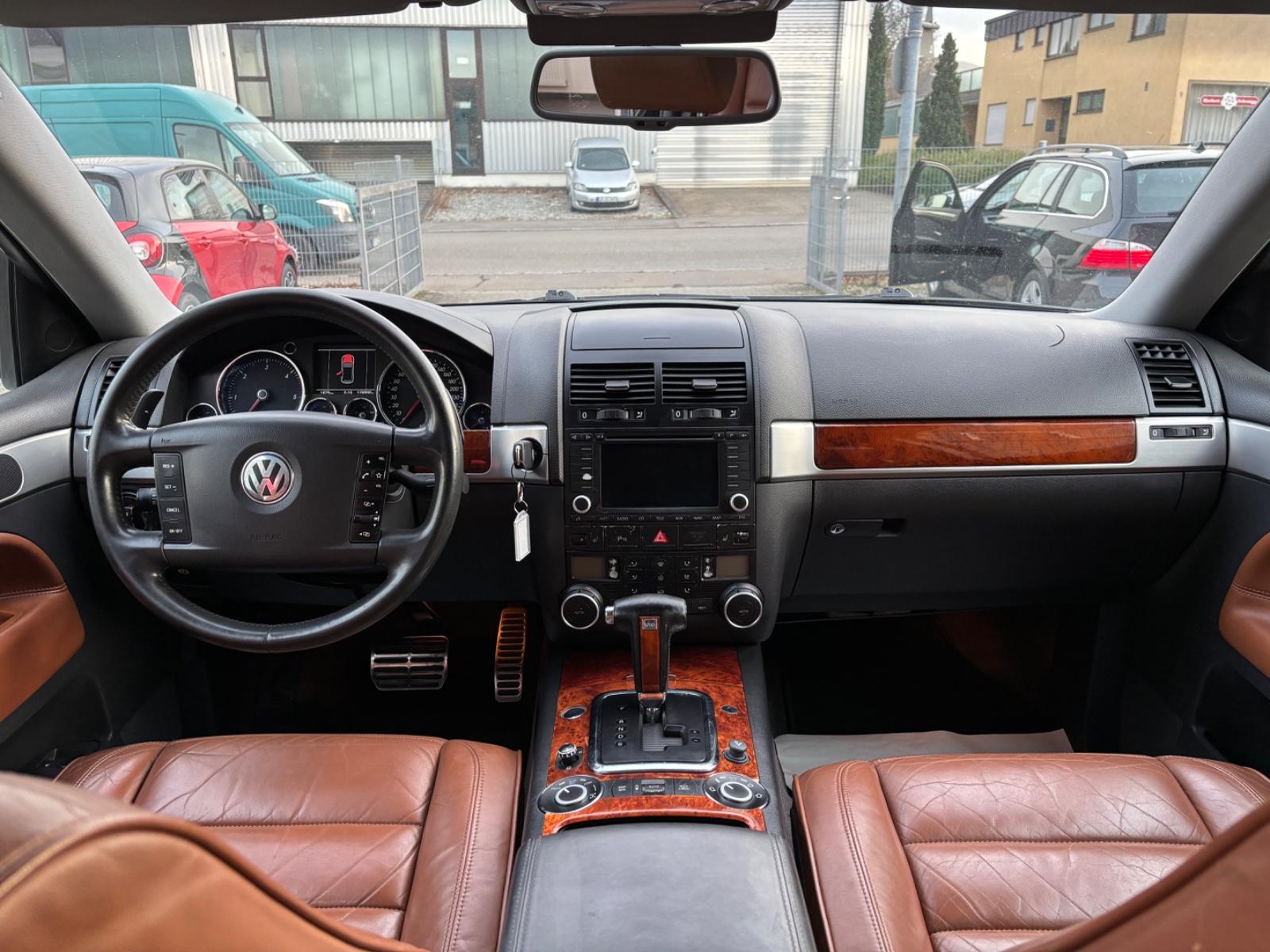 Volkswagen Touareg 2005 — photo 24