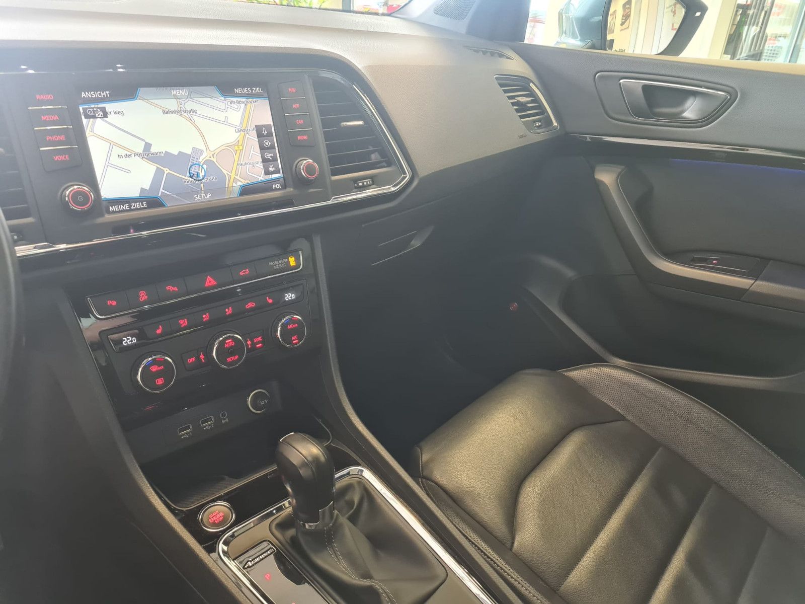 Fahrzeugabbildung SEAT Ateca Xcellence 4Drive / LED / NAVI / KAMERA