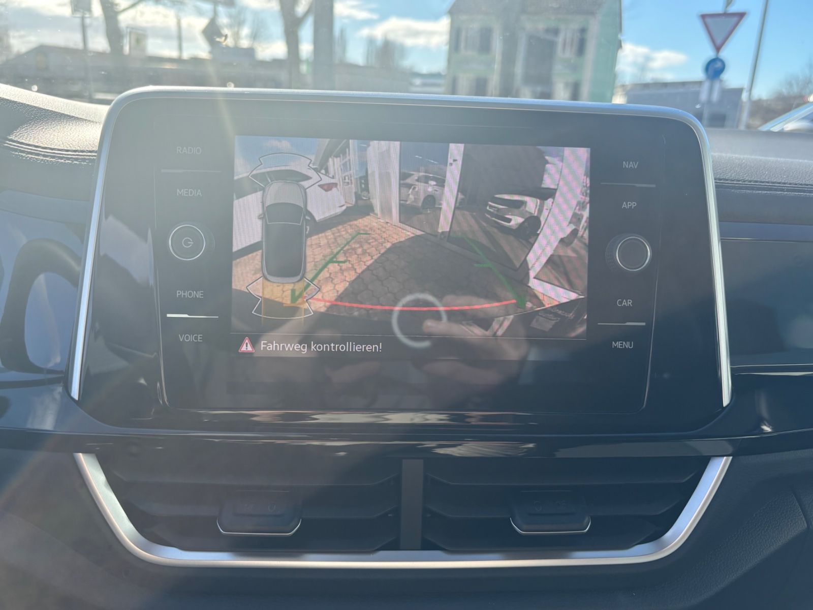 Fahrzeugabbildung Volkswagen T-Roc Cabriolet R-Line 1.5TSI DSG KAM SHZ ACC