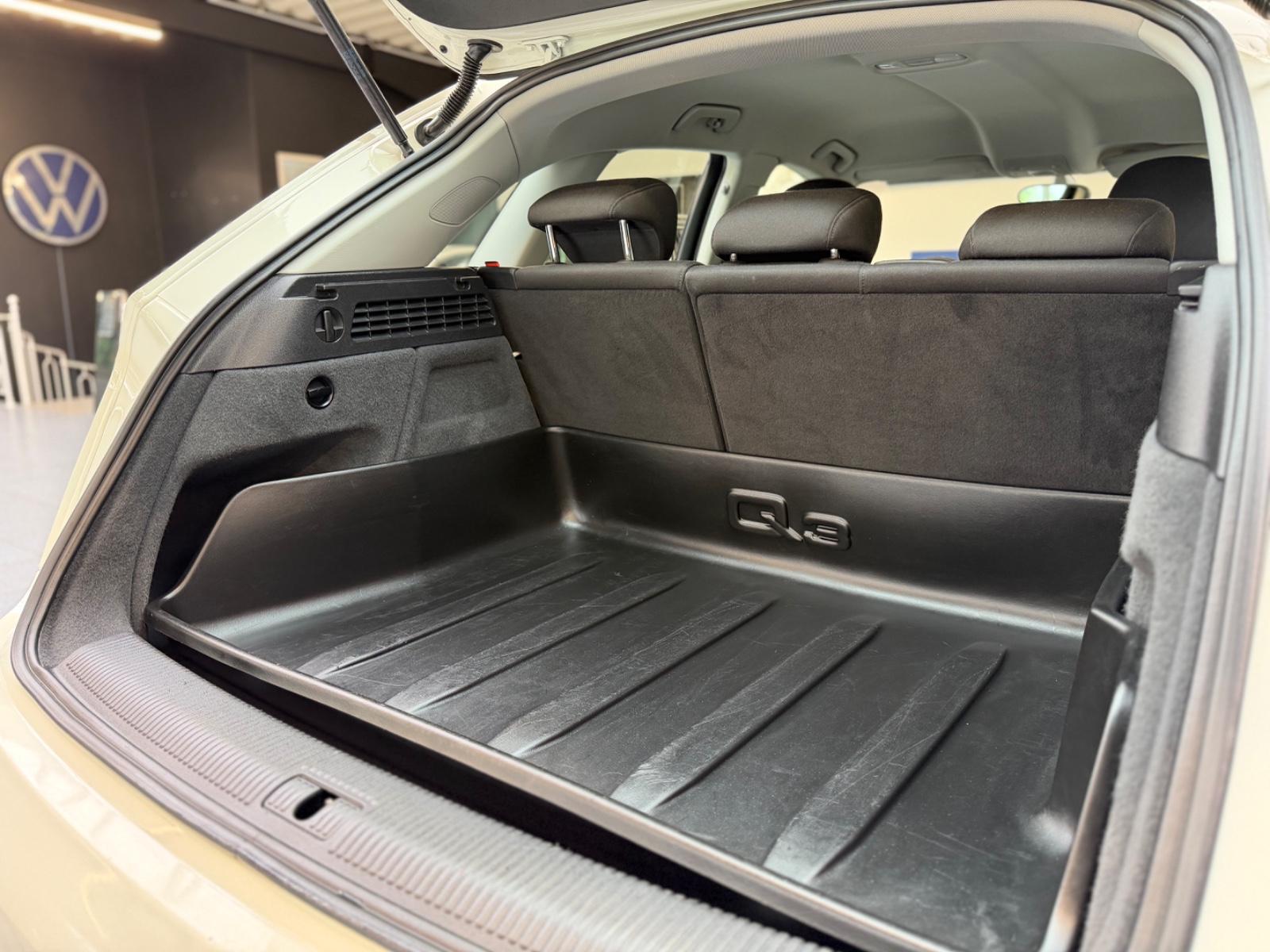 Audi Q3 2.0 TDI Quattro/Xenon/LED/Navi/BT/SHZ/