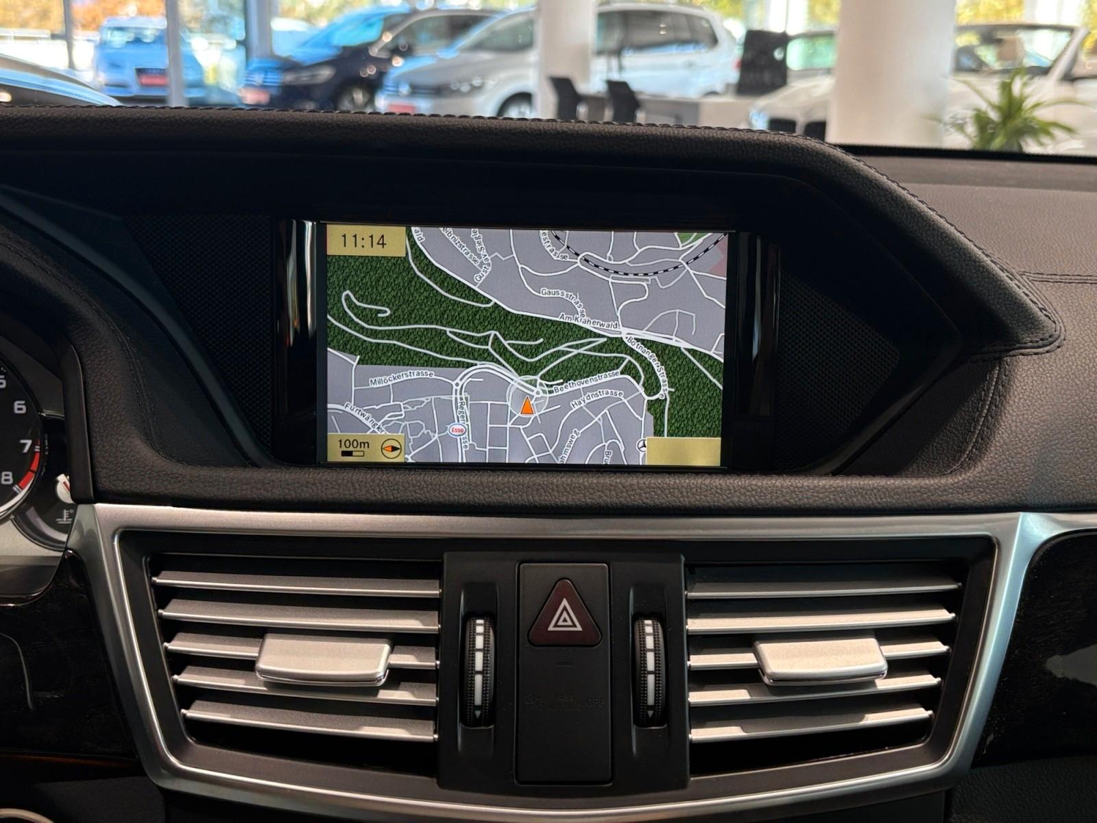 Mercedes-Benz E63 AMG Lim. DRIVERS COMAND SCHIEBE HK PARK