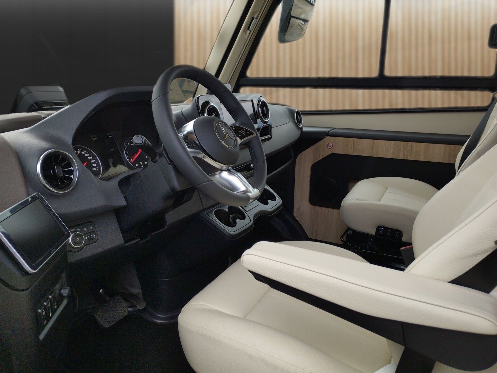 Fahrzeugabbildung Eura Mobil Integra Line GT IL 726 QF Mondial+, Mark.,170PS