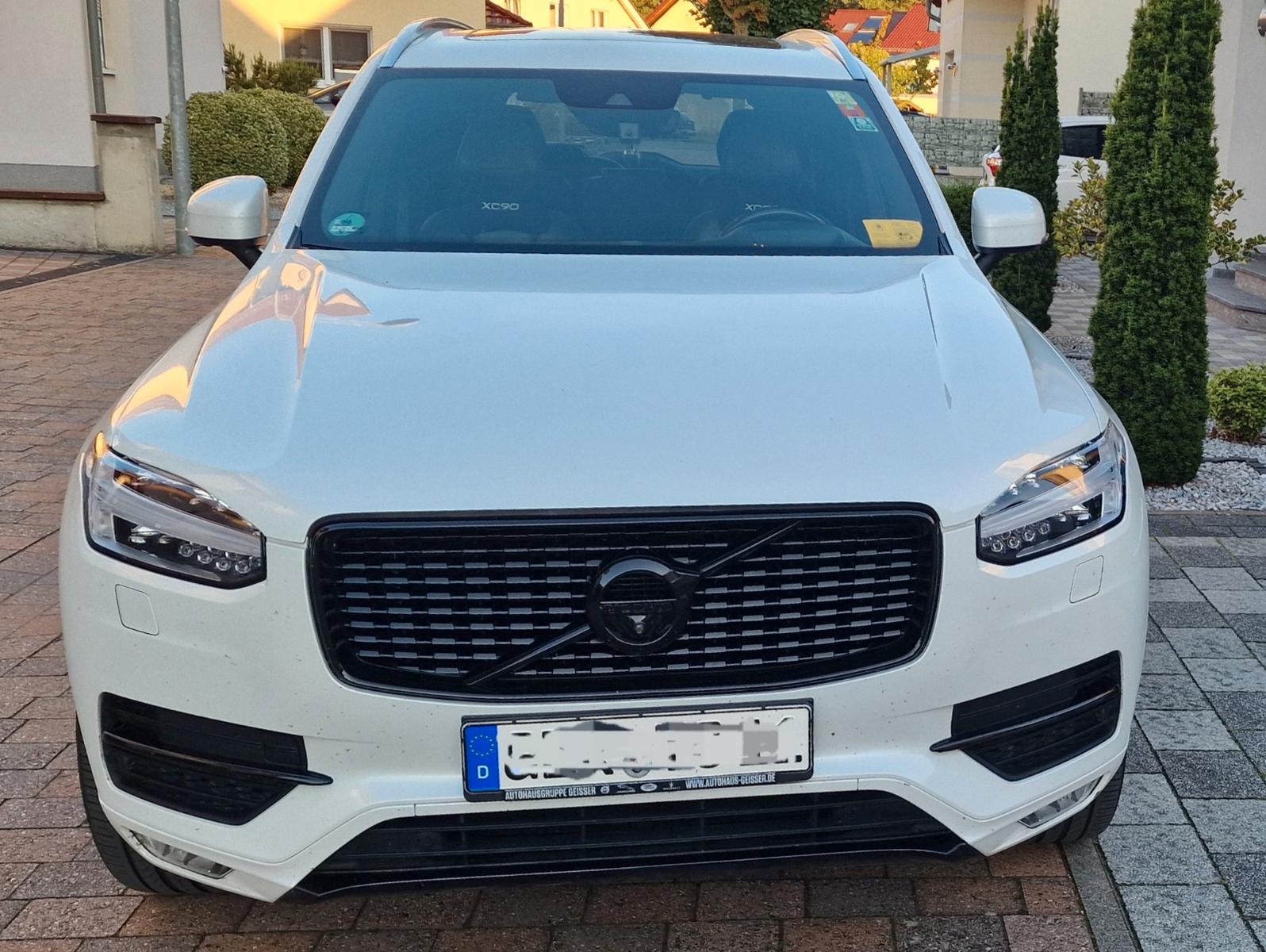 Volvo XC90 PANO-360-HUD-AHK-Pilotassist.. FULL...