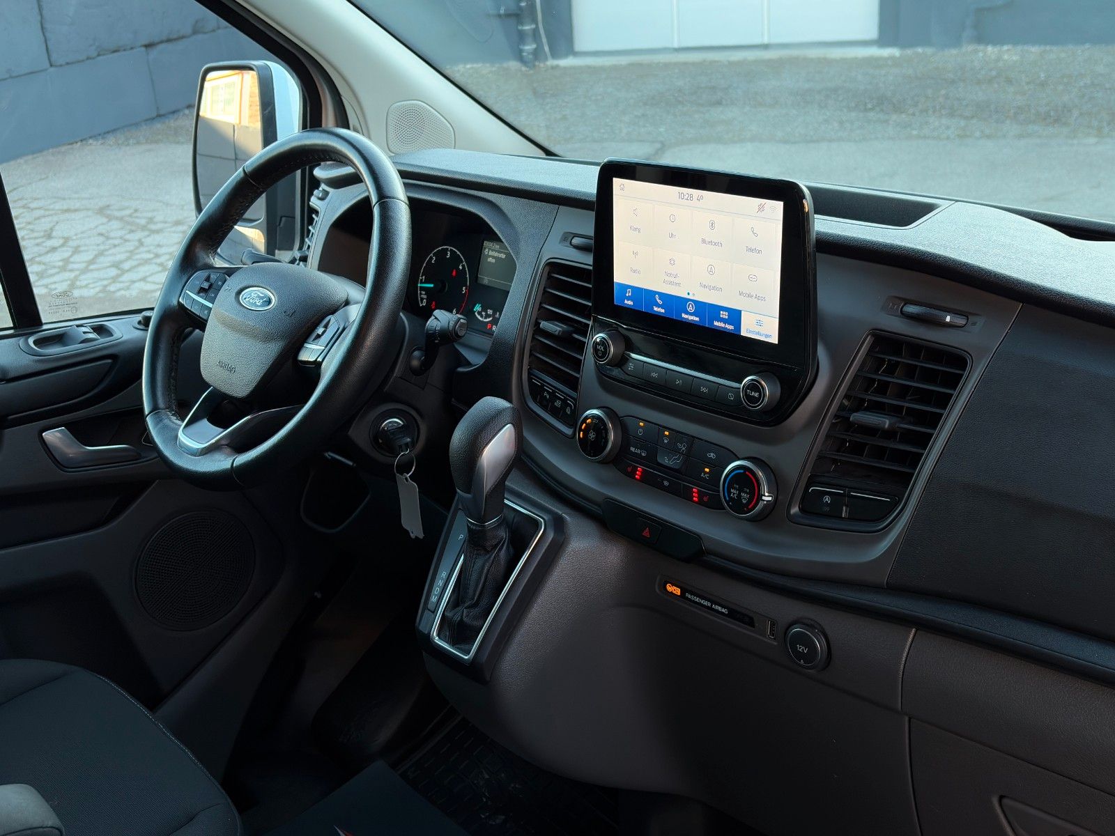 Fahrzeugabbildung Ford Transit Custom Kasten 340 L1 Trend Auto. StHz