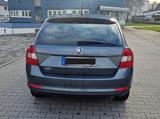 Skoda Rapid Joy *TÜV*NAVI*KLIMA*TEMPOMAT - Skoda Rapid Joy mit Benzin-Antrieb