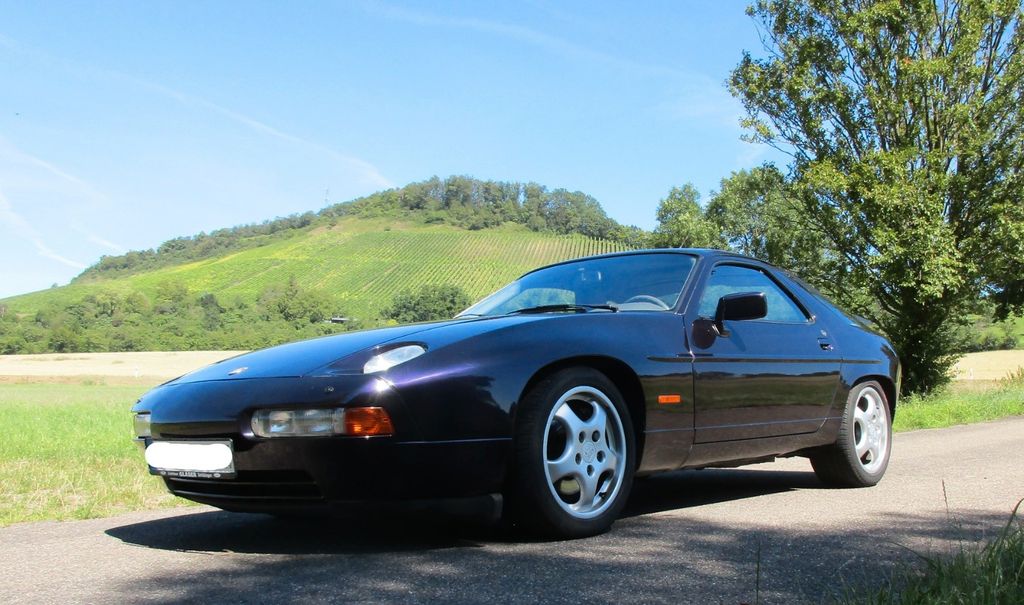 Porsche 928