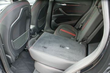 Fahrzeugabbildung BMW X1 xDrive20 dA Sport Line LED AHK NAVI 1.HAND