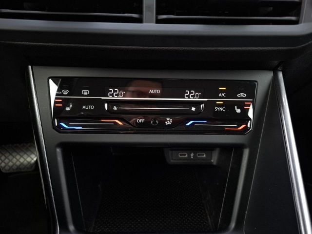 POLO 1.0 TSI DSG STYLE IQ.LIGHT+ACC+NAVI+PDC