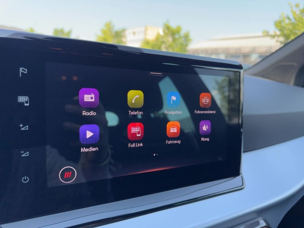 Fahrzeugabbildung SEAT Arona FR AUTOMATIK  NAVI  RÜCKFAHRKAMERA