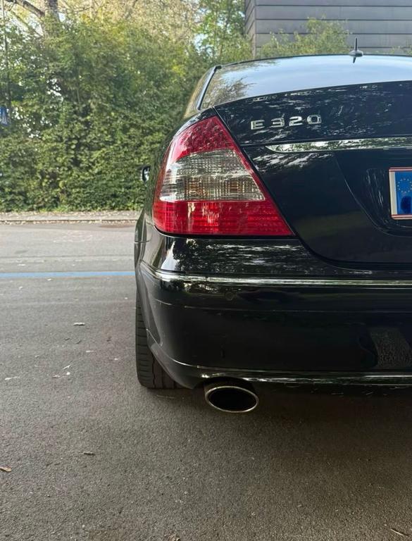 Mercedes-Benz E 320