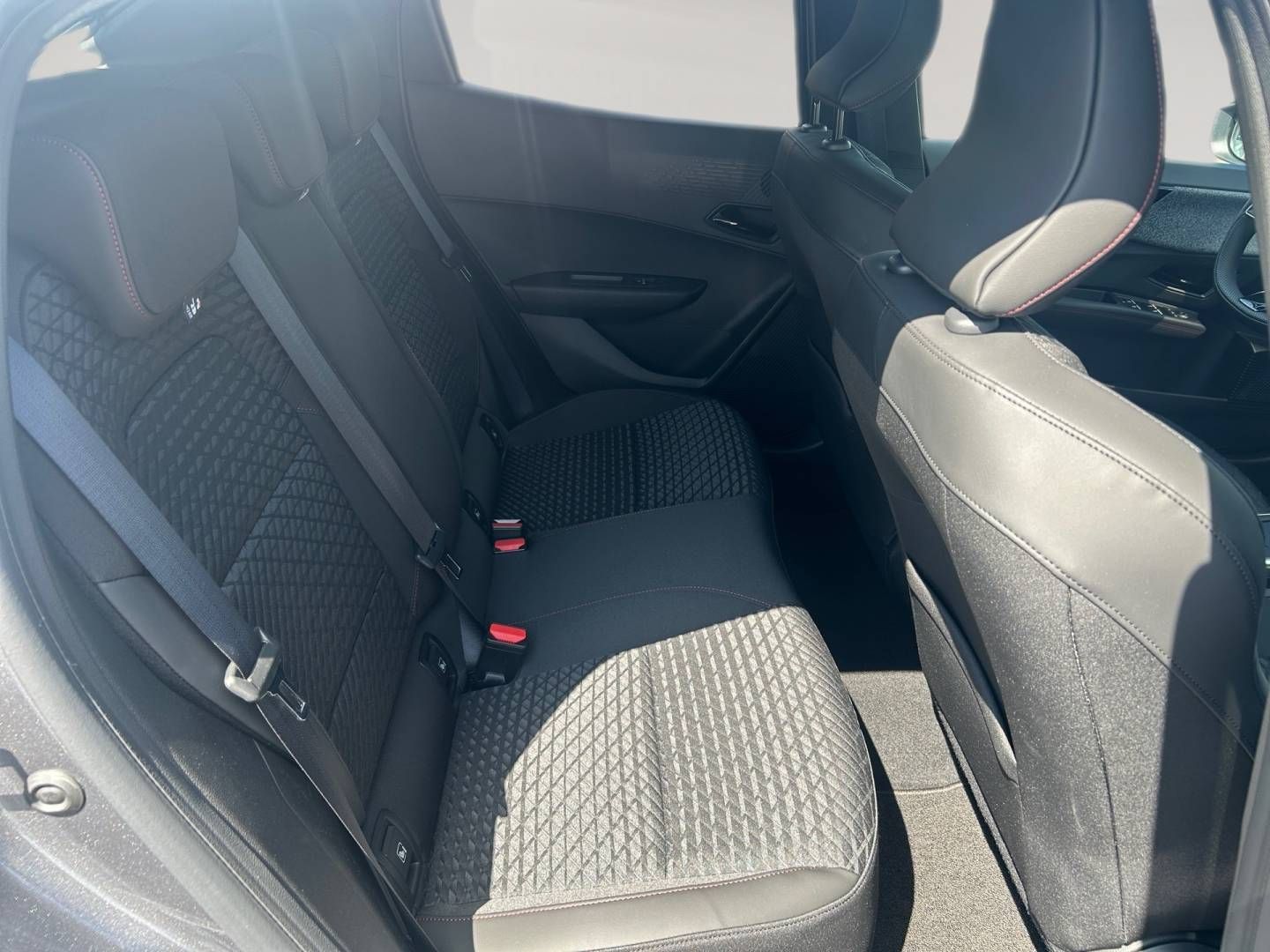Fahrzeugabbildung Renault CLIO Techno Full Hybrid E-Tech 160