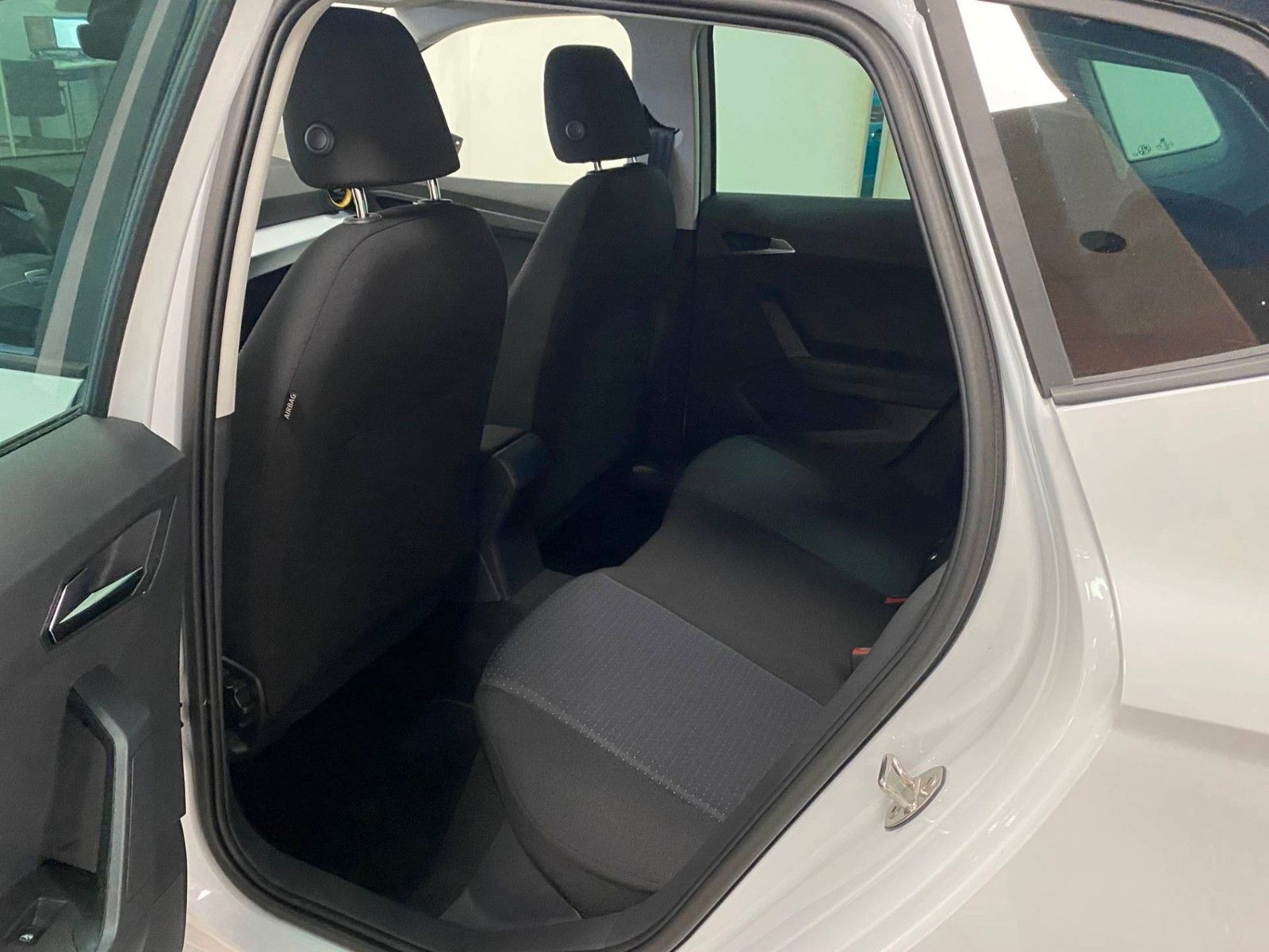 Fahrzeugabbildung SEAT Arona 1.0 TSI DSG STYLE+5 JAHRE GARANTIE+AHK+LED