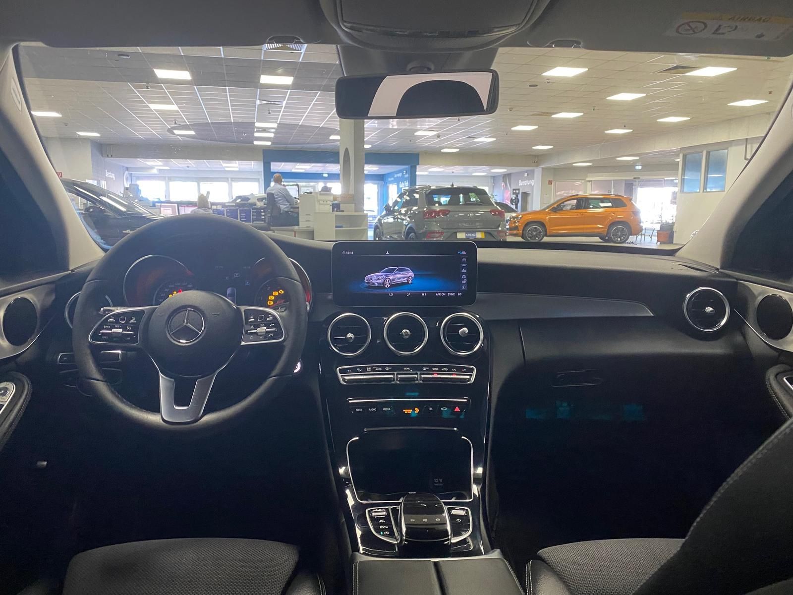 Fahrzeugabbildung Mercedes-Benz C 220 2.0 CDI Avantgarde+NAVI+AHK schwenk+KAMERA