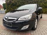 Opel Astra J Lim.Design,1.Hd,Navi,Standheizun,Garante - Opel Astra aus 2011: H