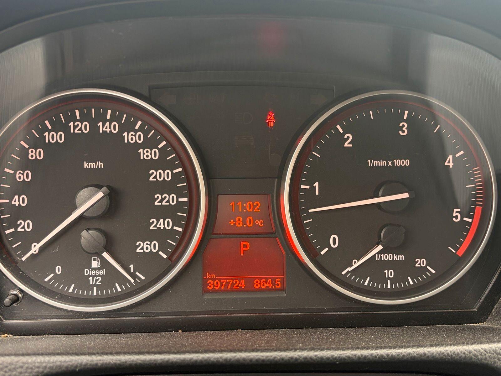 BMW 330 2008 — photo 9