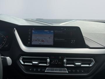 2022 BMW M235 — миниатюра 14
