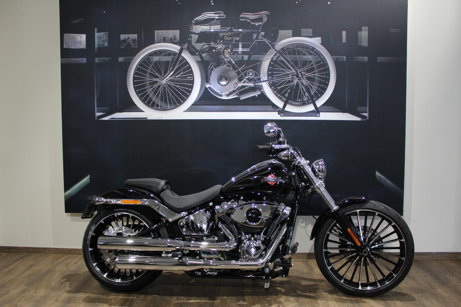Harley-Davidson Breakout FXBR 117  schwarz Modell 2026