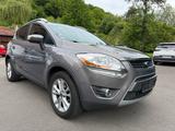 Ford Kuga Titanium / Automatik / Panorama / Leder - Ford Kuga aus 2011 mit Diesel-Antrieb: Geländewagen