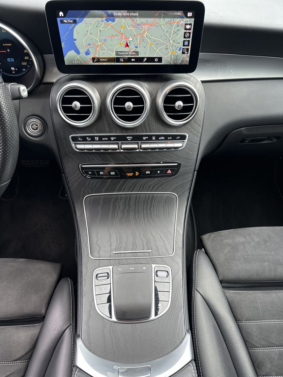 Fahrzeugabbildung Mercedes-Benz GLC 300de 4Matic AMG-Line NAV+LED+KAM+AHK+19ZOLL