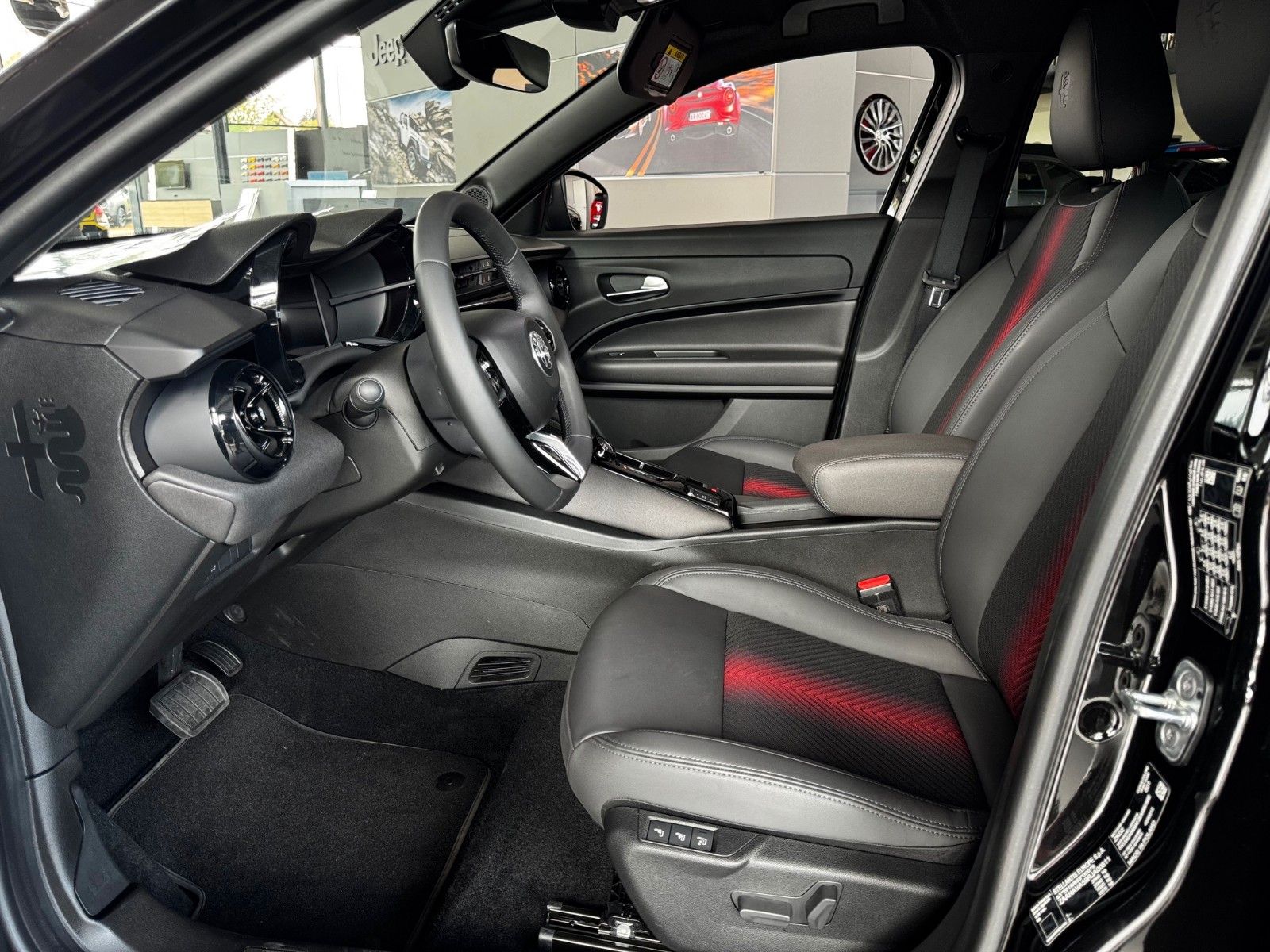 Fahrzeugabbildung Alfa Romeo Junior Elettrica SPECIALE Sitzheizung ACC Kamera