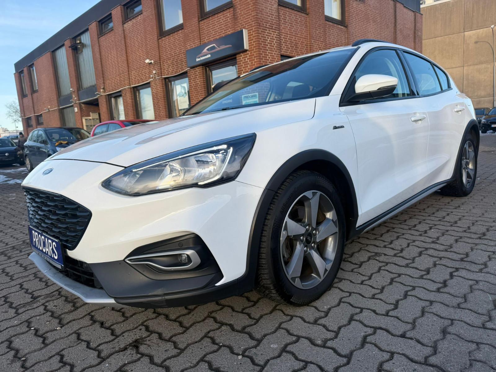 Ford Focus Lim. 1.0 Active*NAVI*STANDH*SITZH*PDC*CARP