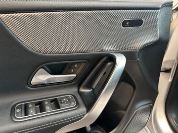 Mercedes-Benz CLA Shooting Brake 180 d *AHK*LED*
