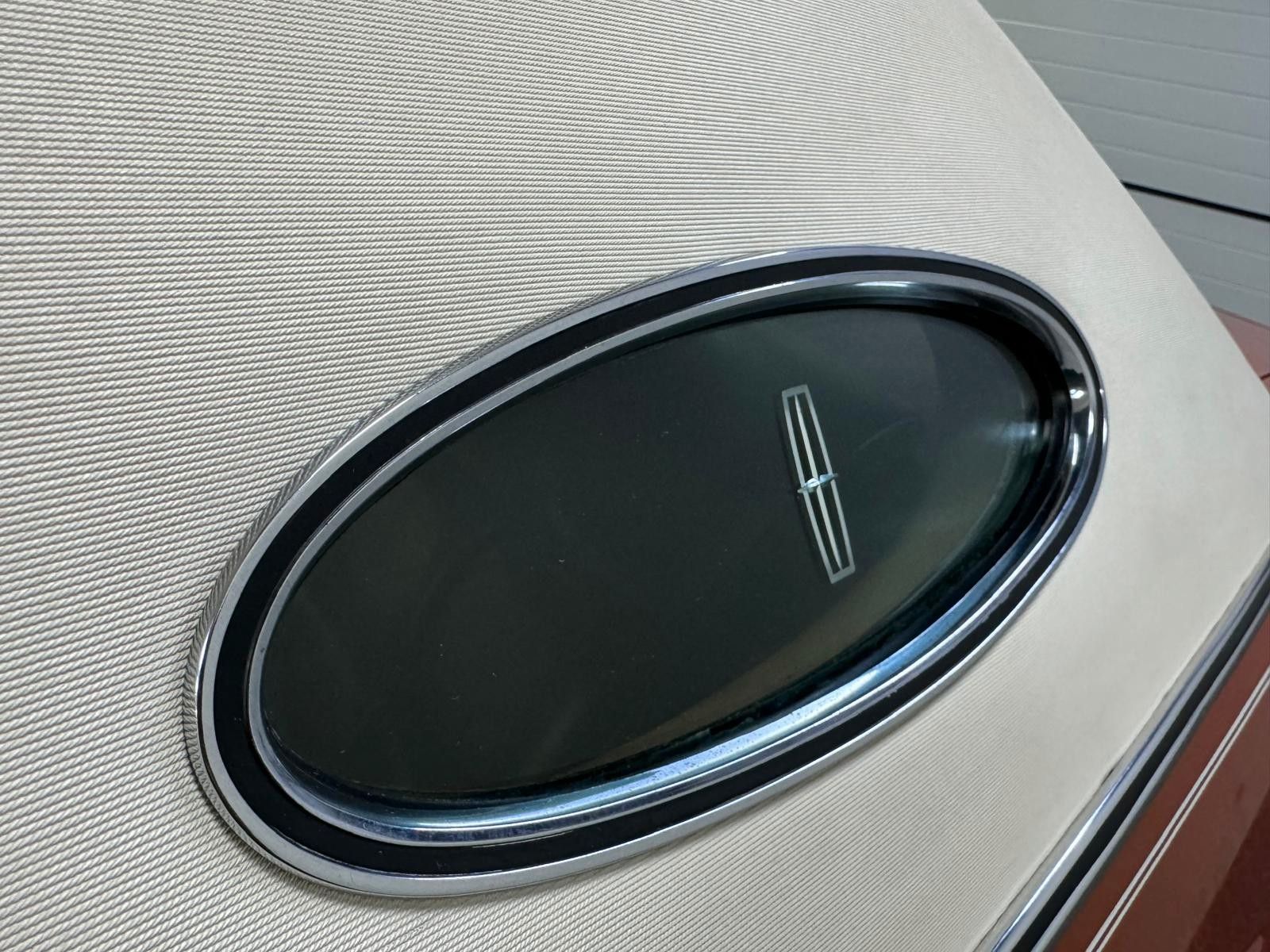 Fahrzeugabbildung Lincoln Continental MARK IV COUPE