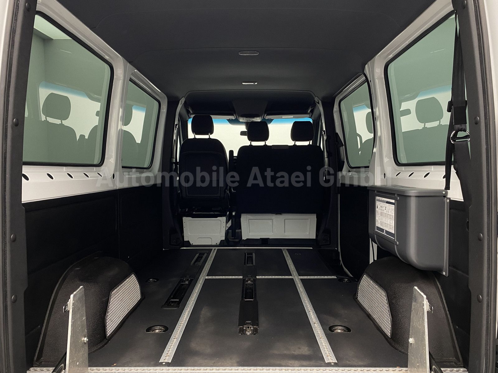 Fahrzeugabbildung Mercedes-Benz Sprinter 214 Tourer Automat Rollstuhl-Rampe 0512