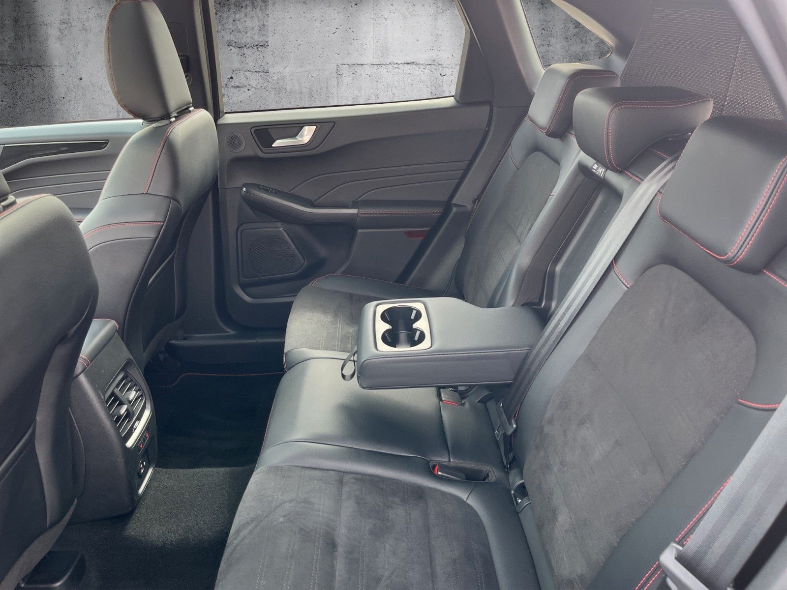 Fahrzeugabbildung Ford Kuga ST-Line X  4x4
