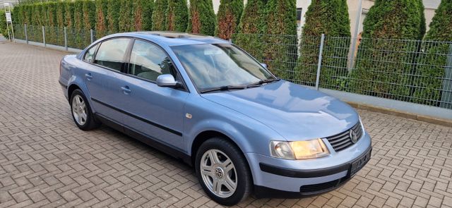 Volkswagen Passat 1.8 Automatik  Comfort. TÜV 08/2026 AHK