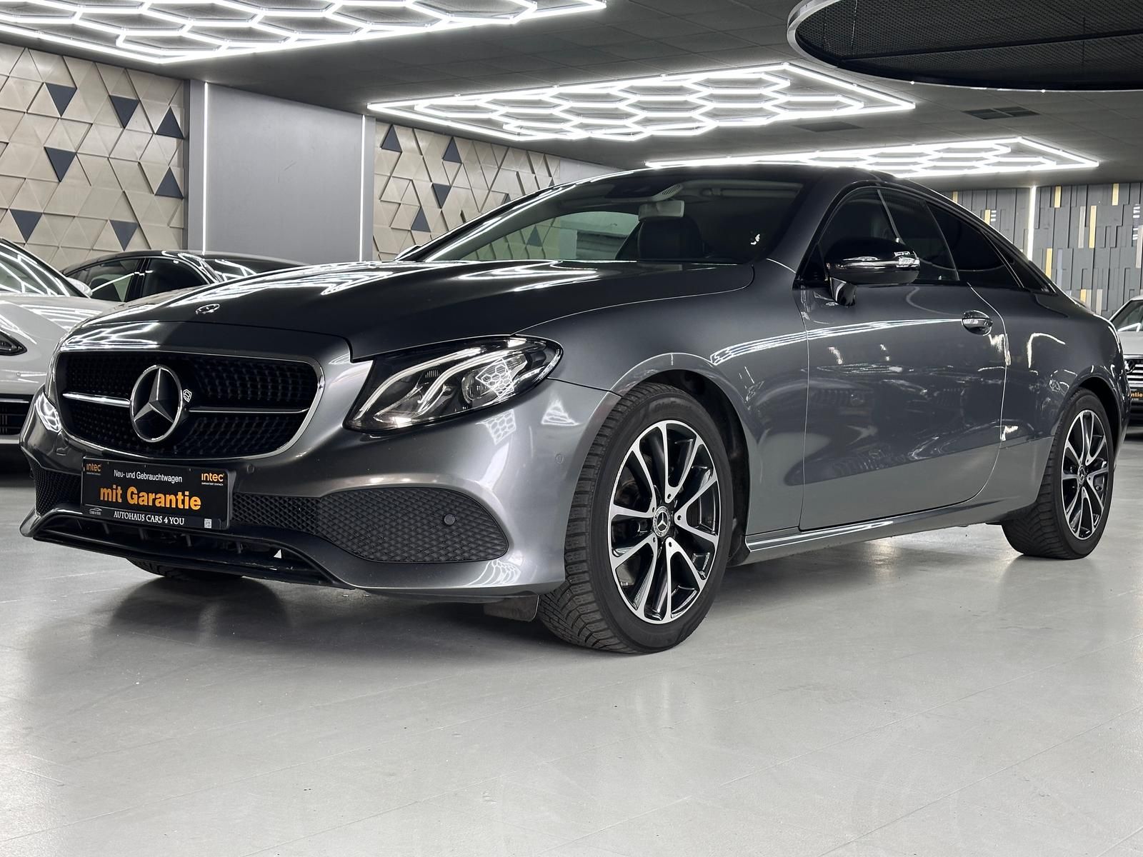MERCEDES-BENZ E 220 2.0 CDI Coupé LED/SCHIEBEDACH/LANE/CAM