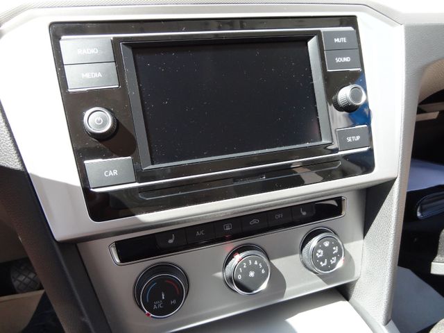 Fahrzeugabbildung Volkswagen Passat Variant Comfort/1.Hd/SitzH/AHK/59TKM/150P