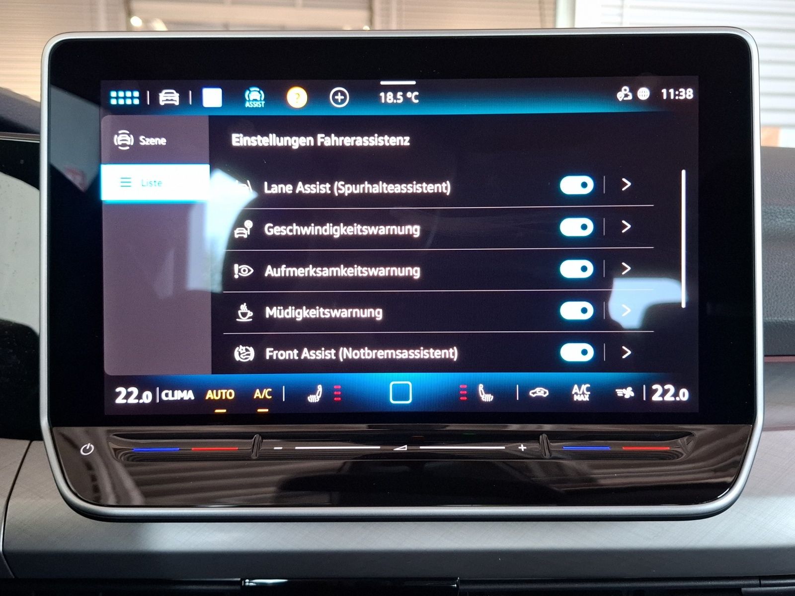 Fahrzeugabbildung Volkswagen Golf VIII Variant eTSI Life DSG LED CarPlay AID