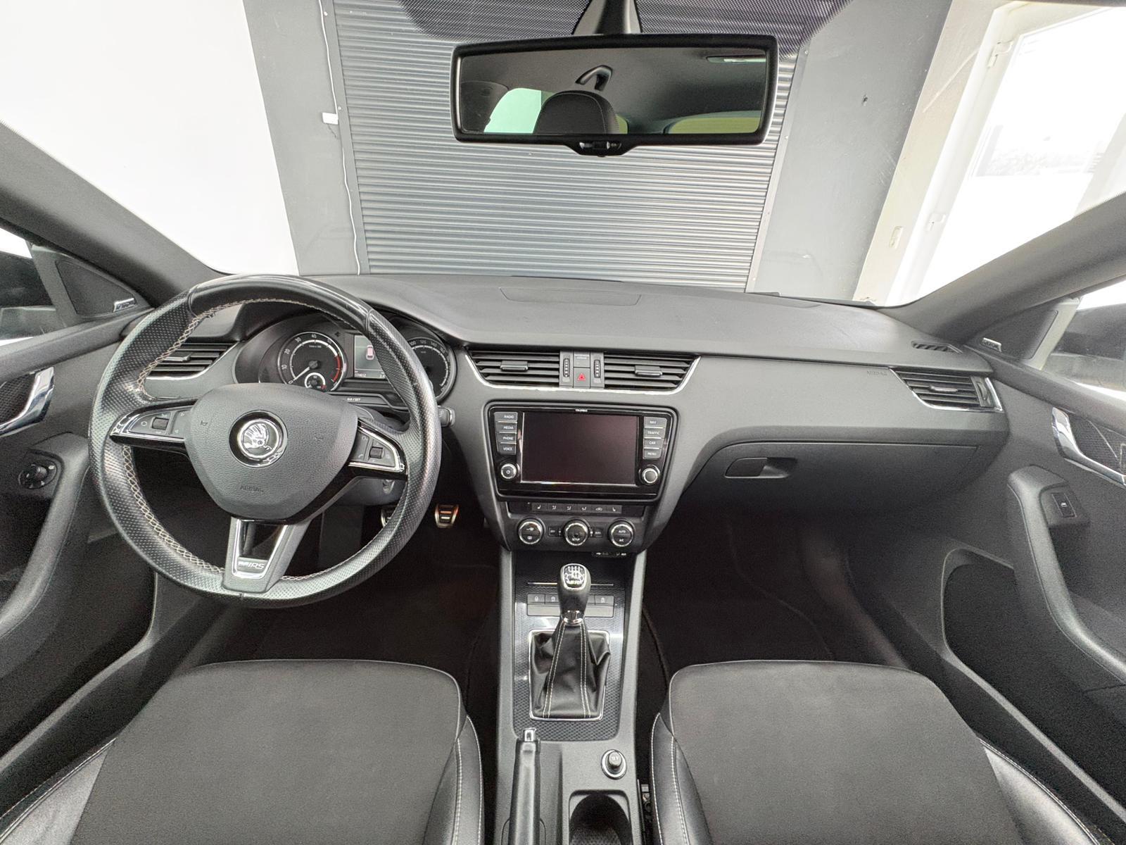 SKODA OCTAVIA COMBI RS 2.0 TSI 220ch BVM Pack sport Sièges chauffants Historique présent
