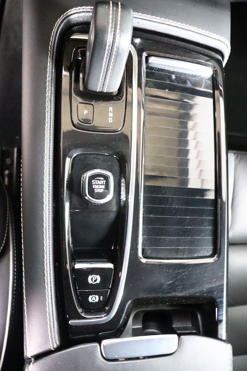 Fahrzeugabbildung Volvo V60 Kombi T8 R-Line AWD Recharge R Design Rechar