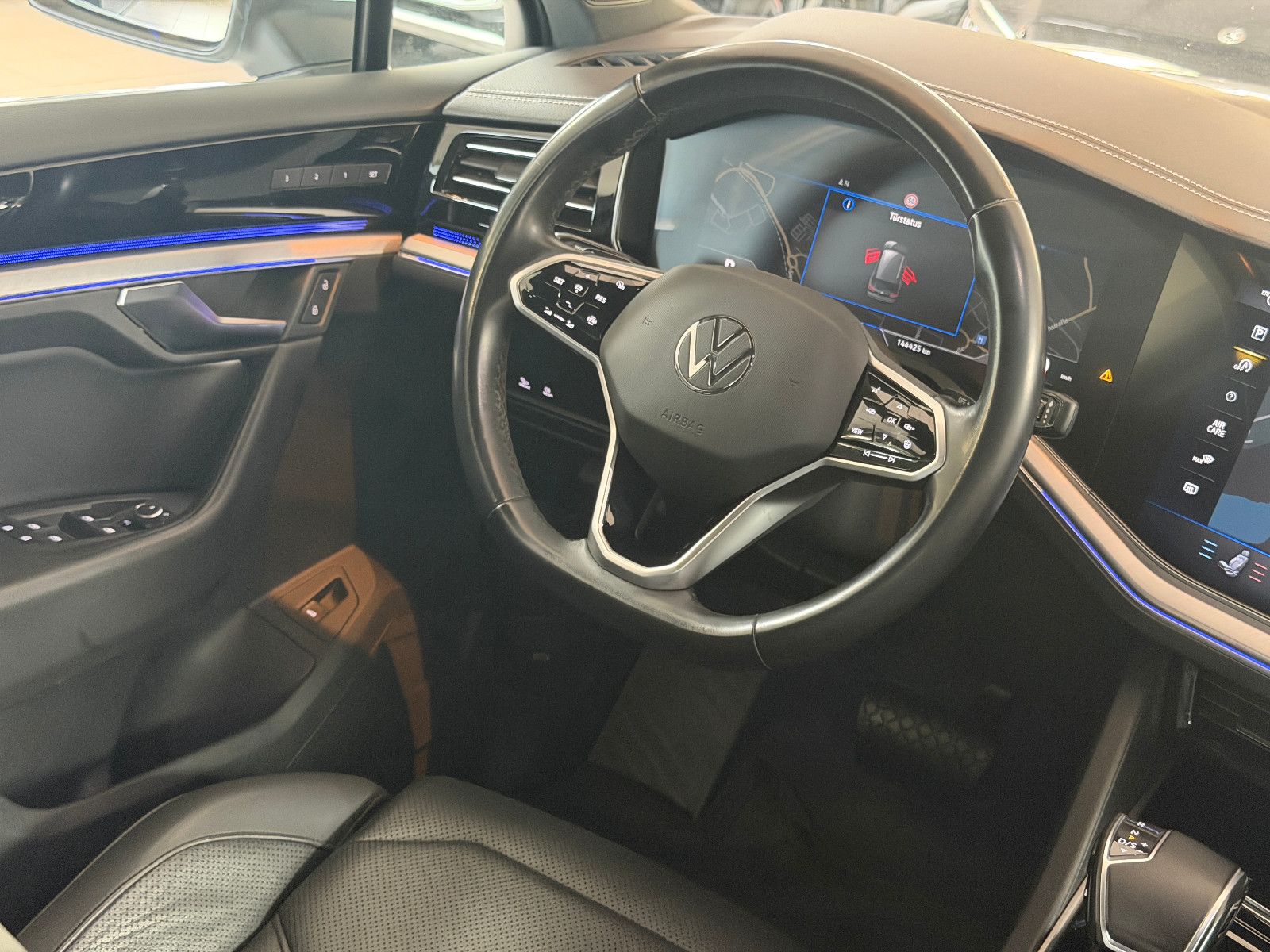 Fahrzeugabbildung Volkswagen Touareg SPORT/ 4Motion/VIRTUAL/AMBIENT/360''KAM