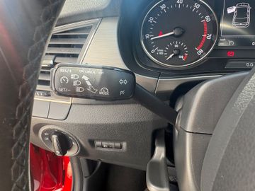 Fahrzeugabbildung SKODA Fabia 1.2 Joy Klimaaut. SHZ DAB Temp. uvm