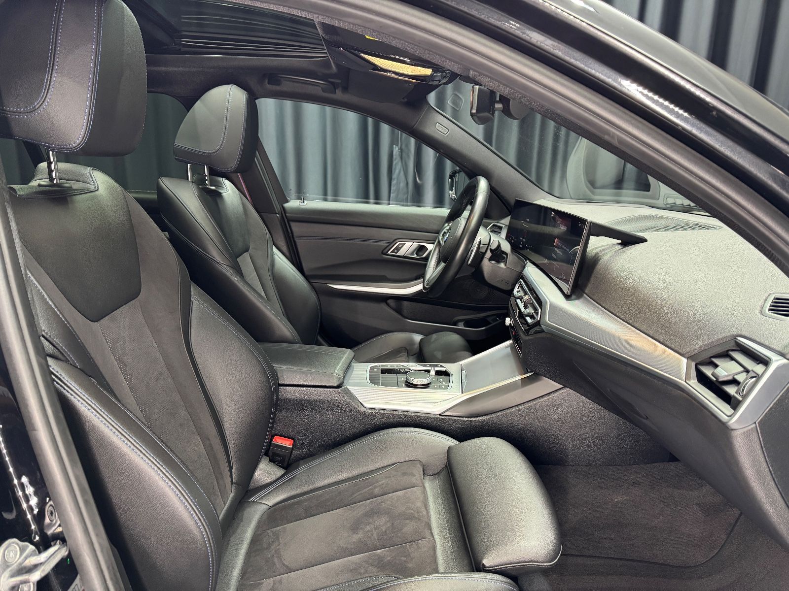 Fahrzeugabbildung BMW 320d M SPORT PRO Touring |PANO|HEAD-UP|AHK