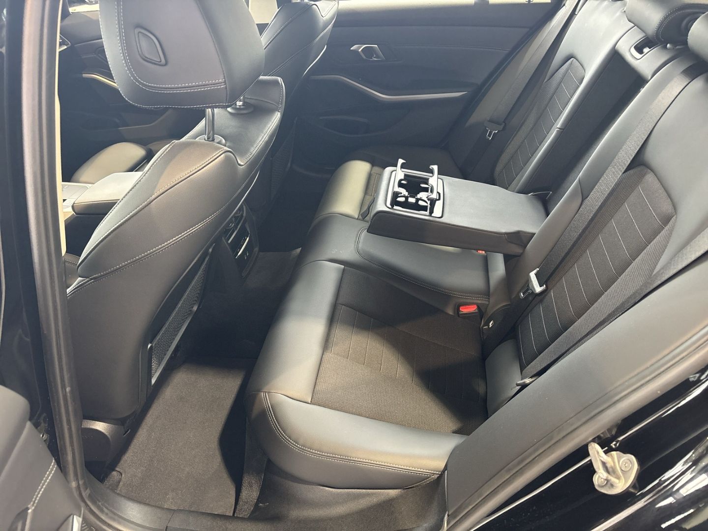 BMW 330 e Touring+SPORTSITZE+AHK+LED+DAB+PDC+ foto 11