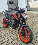 KTM 890 Duke R, TechPack, Akra, 93db Eintragung - KTM 890 DUKE R