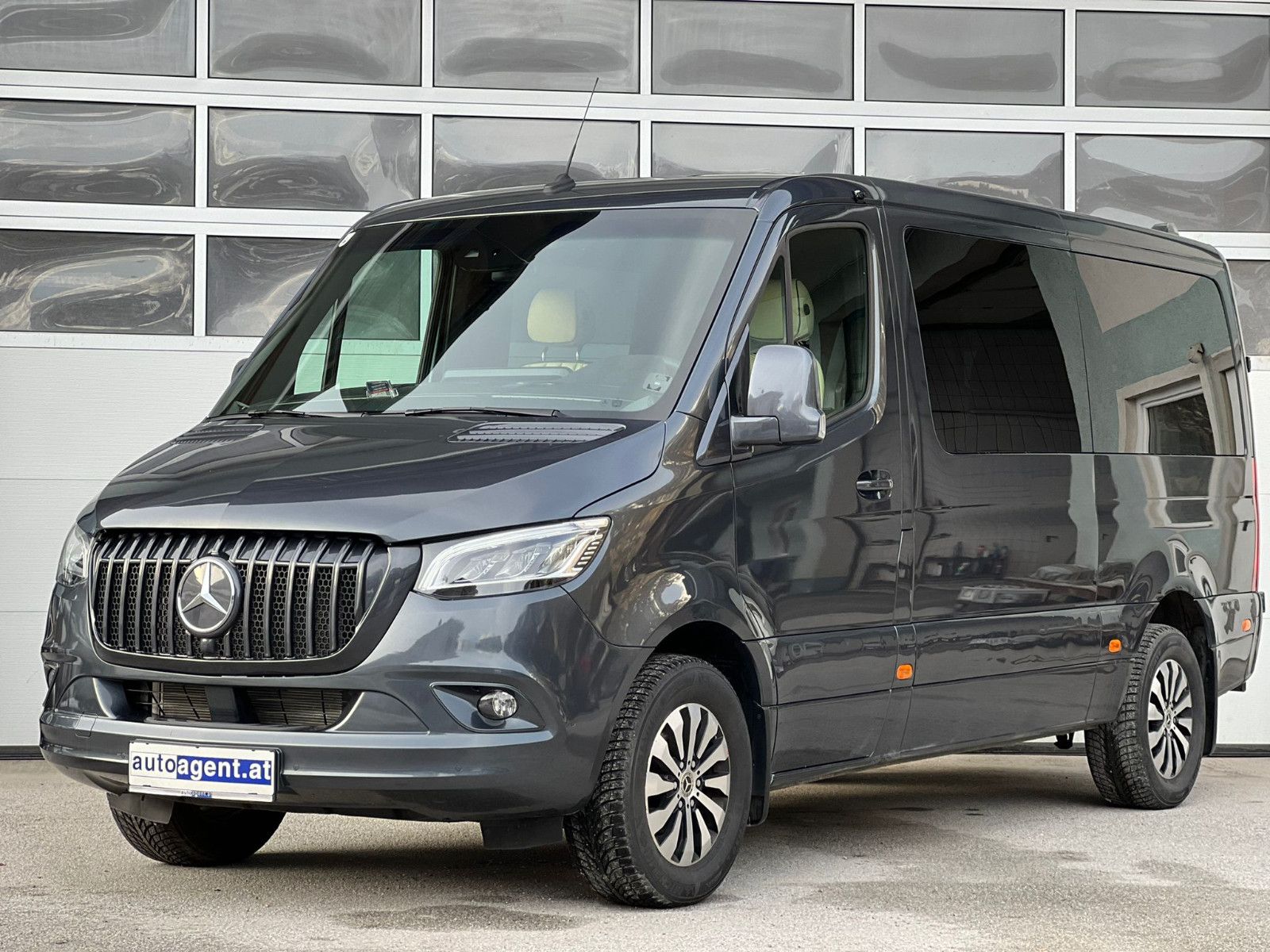 Mercedes-Benz Sprinter 319 CDI VIP + Edition 9 Sitze