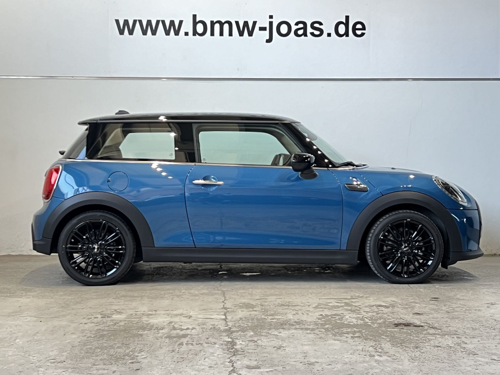 Fahrzeugabbildung MINI Cooper 3-Türer Head-Up Navi Rückfahrkamera