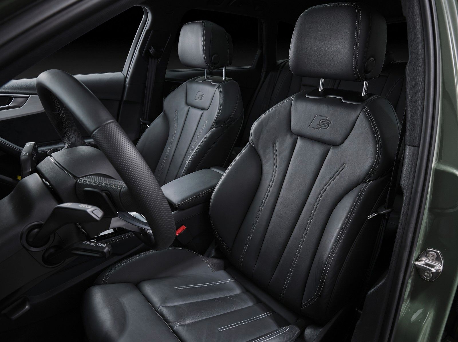 Fahrzeugabbildung Audi A4 Avant 40 TFSI S line | Matrix | Pano | Massag