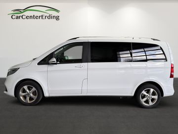 Mercedes V 220 - 6