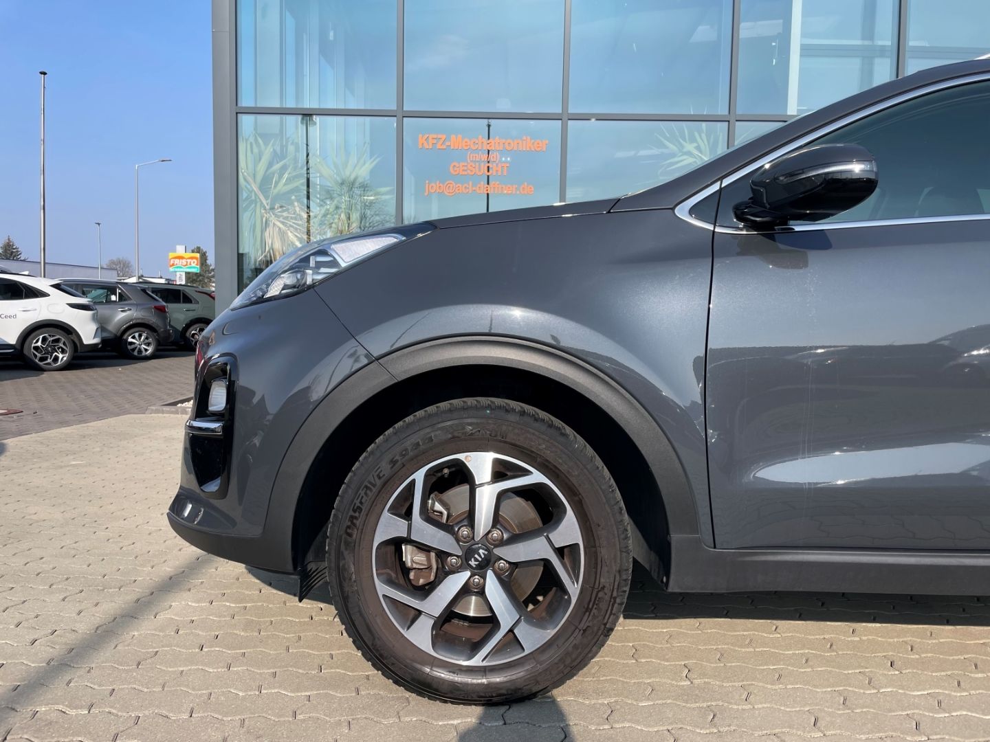Fahrzeugabbildung Kia Sportage Dream Team LED VerkehrszeichenERK JBL