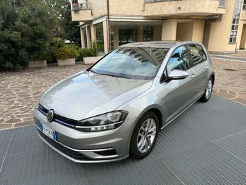 Volkswagen Golf - 1
