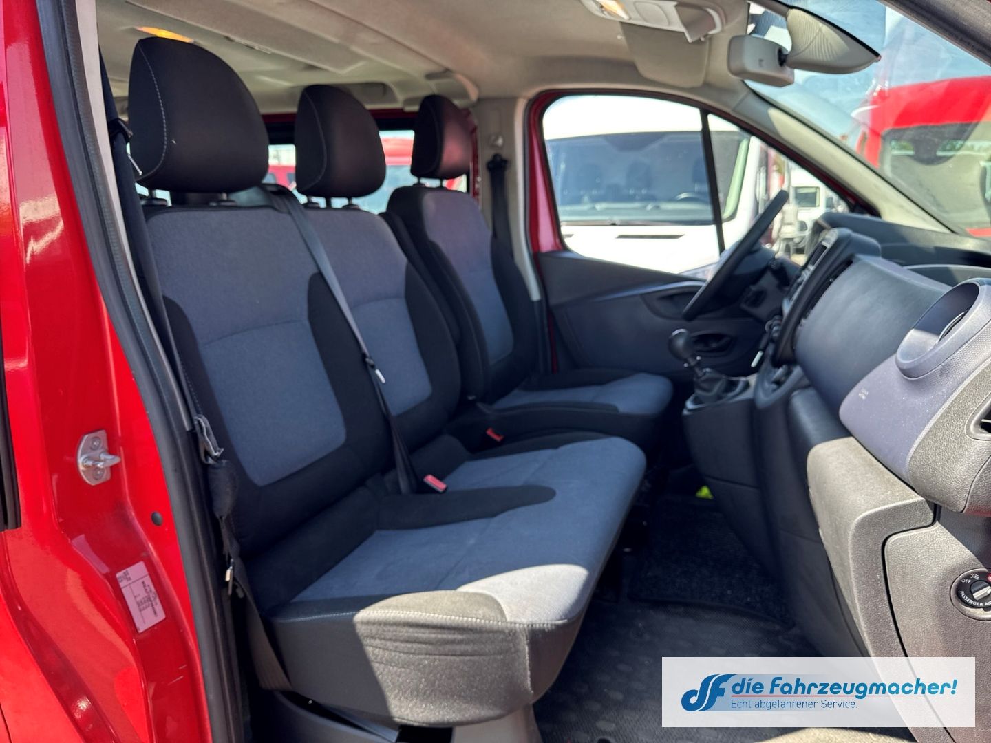 Fahrzeugabbildung Opel Vivaro B Kombi 9Si. L1H1 2,7t *2586 EXPORT