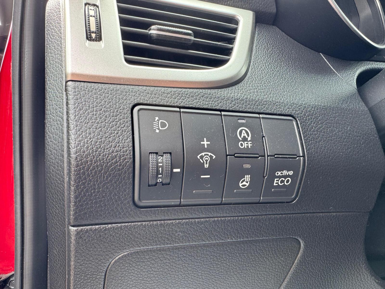 Hyundai i30 1,6L AUTOMATIK/AHK/TÜV/KLIMA/TEMPOMAT/MFL
