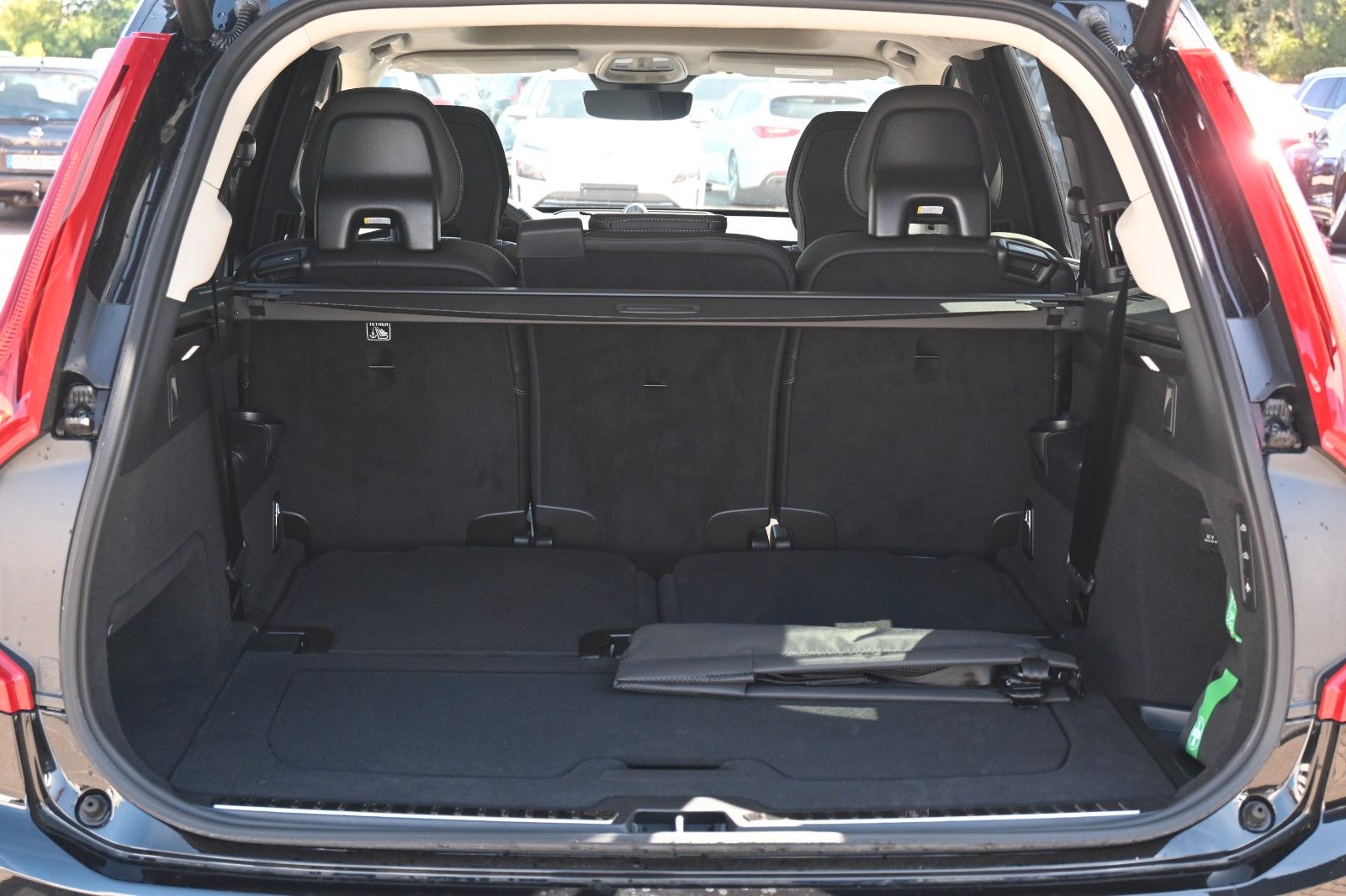 Fahrzeugabbildung Volvo XC90 T8 Recharge AWD Ultra Dark*LUFT*B&W*Massage
