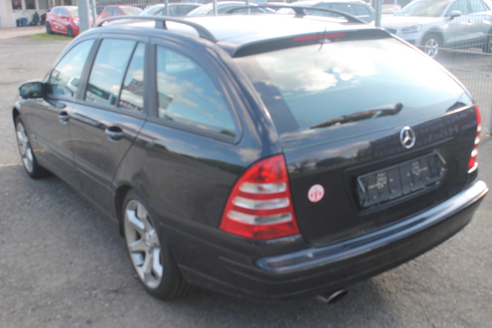Mercedes-Benz C180 2006 — rear view